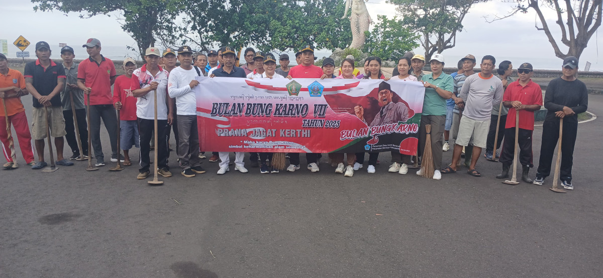 Gotong royong bulan bung karno