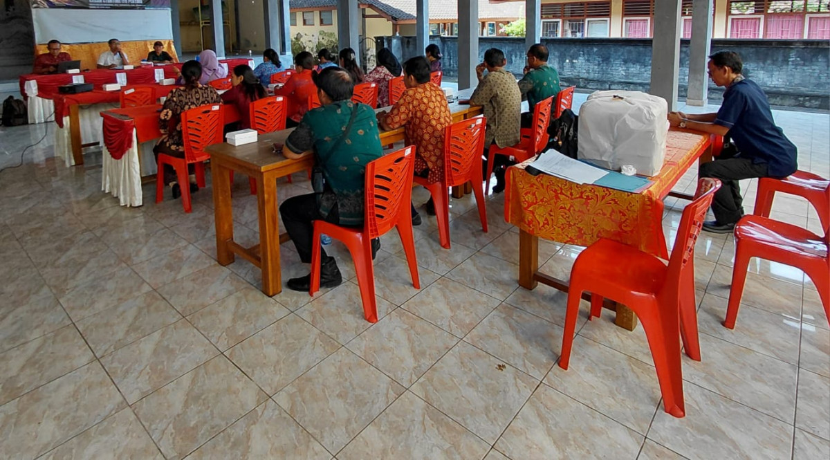 rapat pembekalan kampung keluarga berkualitas (KB)