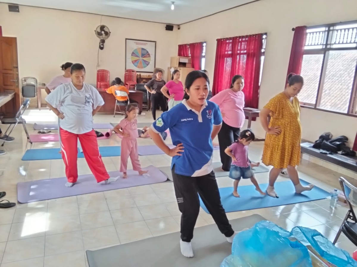 kegiatan senam ibu hamil