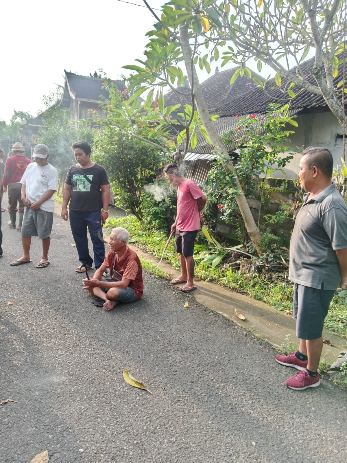 Gotong Royong Rutin tiap Bulan