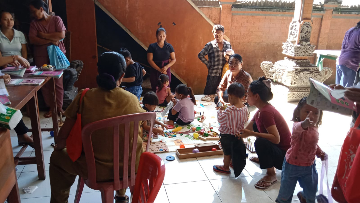 Kegiatan bermain dan belajar balita