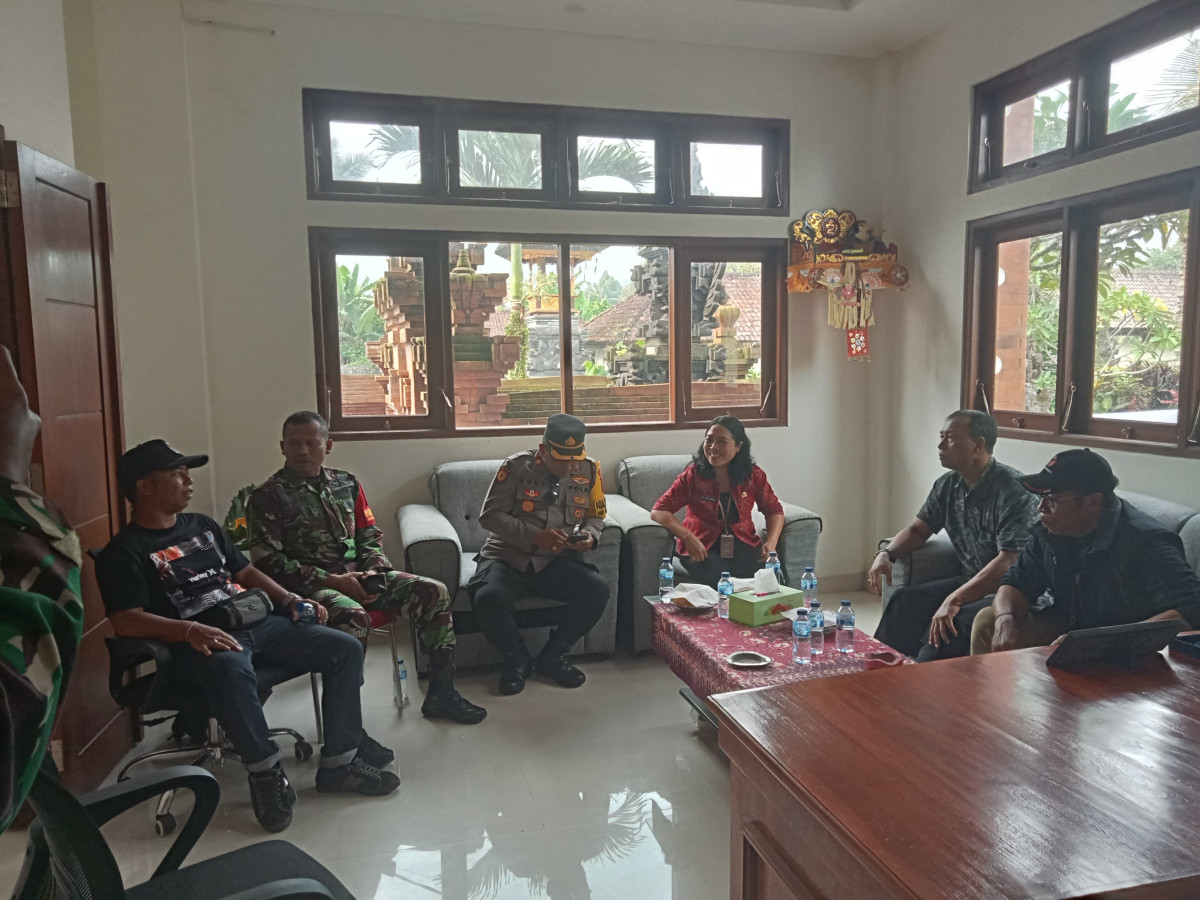 Monev pembuatan TPS Desa Angseri