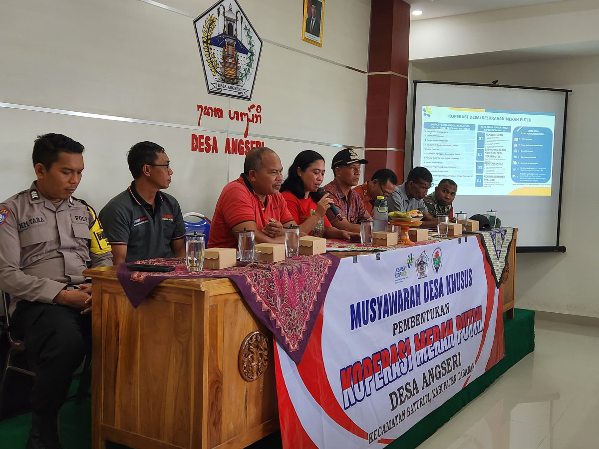 Musyawarah Desa Khusus tentang Koperasi Desa Merah Putih Angseri