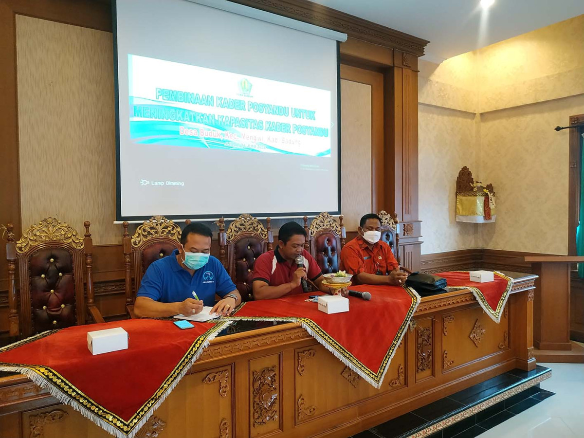 Meningkatkan Kapasitas Kader Posyandu Desa Buduk