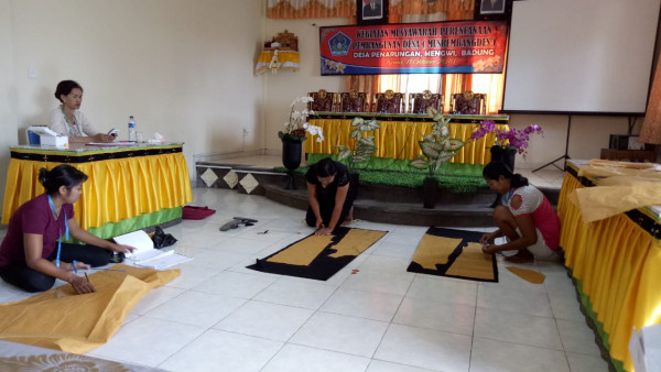 Pelatihan menjahit baju