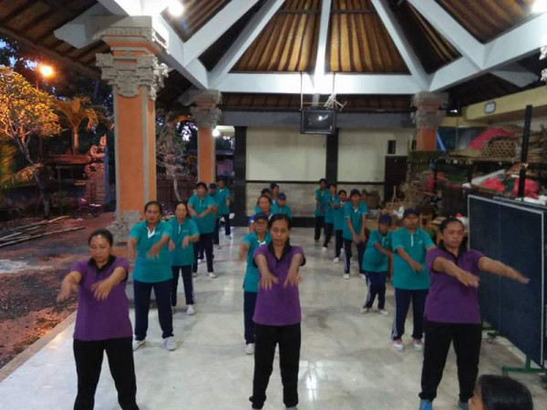 Senam Lansia menyambut Tahun baru 2028