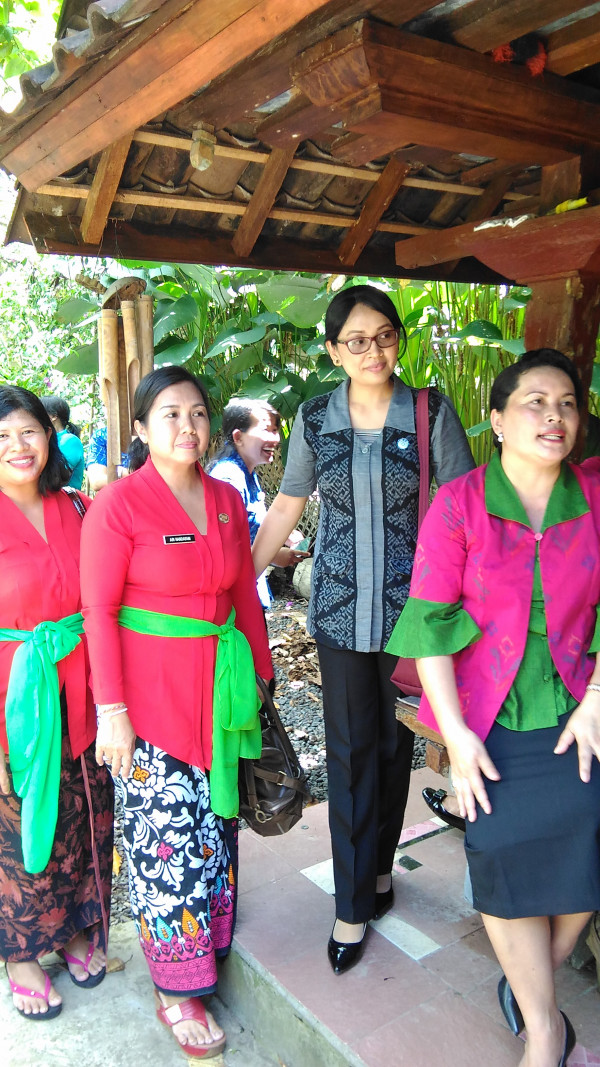 Pembinaan kelompok BKR Krisna oleh Ibu Bupati Badung