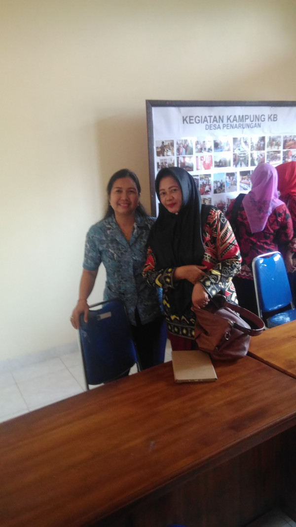 Foto bersama sama-sama Penyuluh KB dari Desa Penarungan kabupaten Badung dan dari Kabupaten Gowa