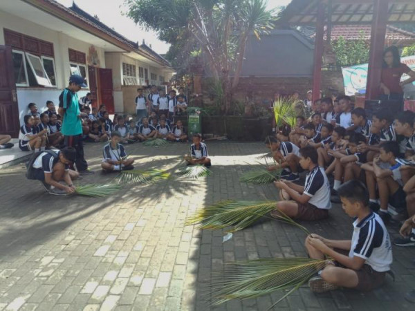 Kegiatan Akhir Semester SMP Swadhyaya yang Kental Akan Seni