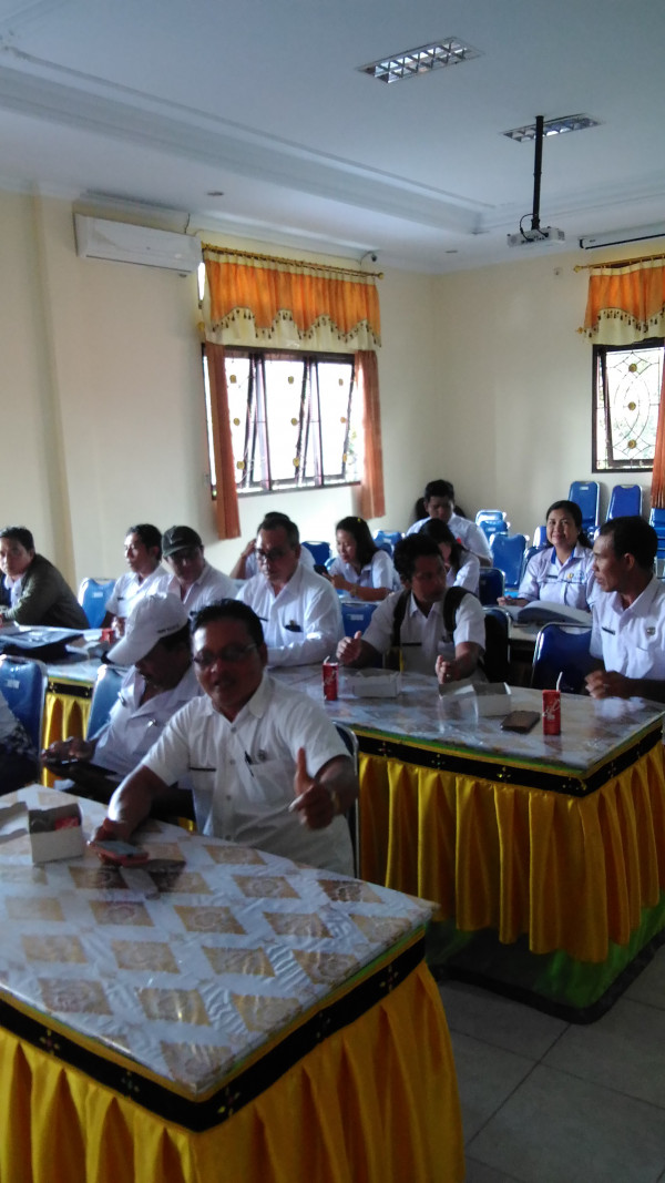 Peserta rapat adalah Pengurus Pokja Kampung KB, termasuk Penyuluh KB yang menjadi sekretaris pokja