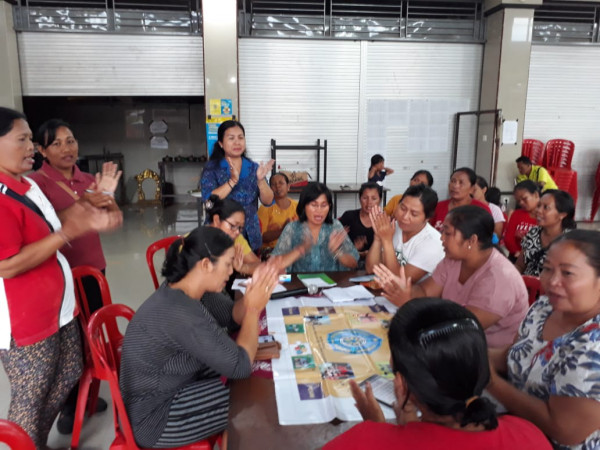 Melakukan pembinaan kepada kader PKDRT untuk bermain simulasi