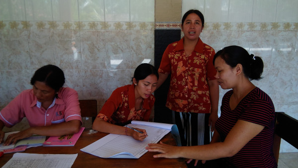 Pencatatan administrasi posyandu