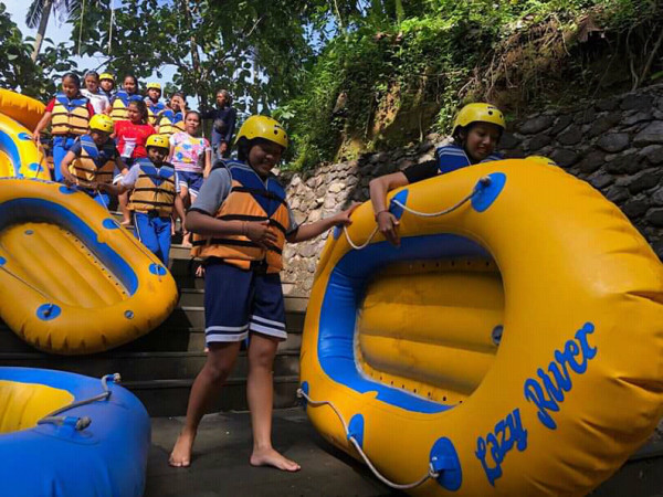Wisata Tubing Arung sungai yang sudah mulai banyak pengunjung