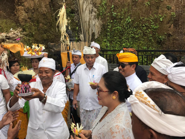 Pemelaspasan Taman Beji Paluh Desa Penarungan