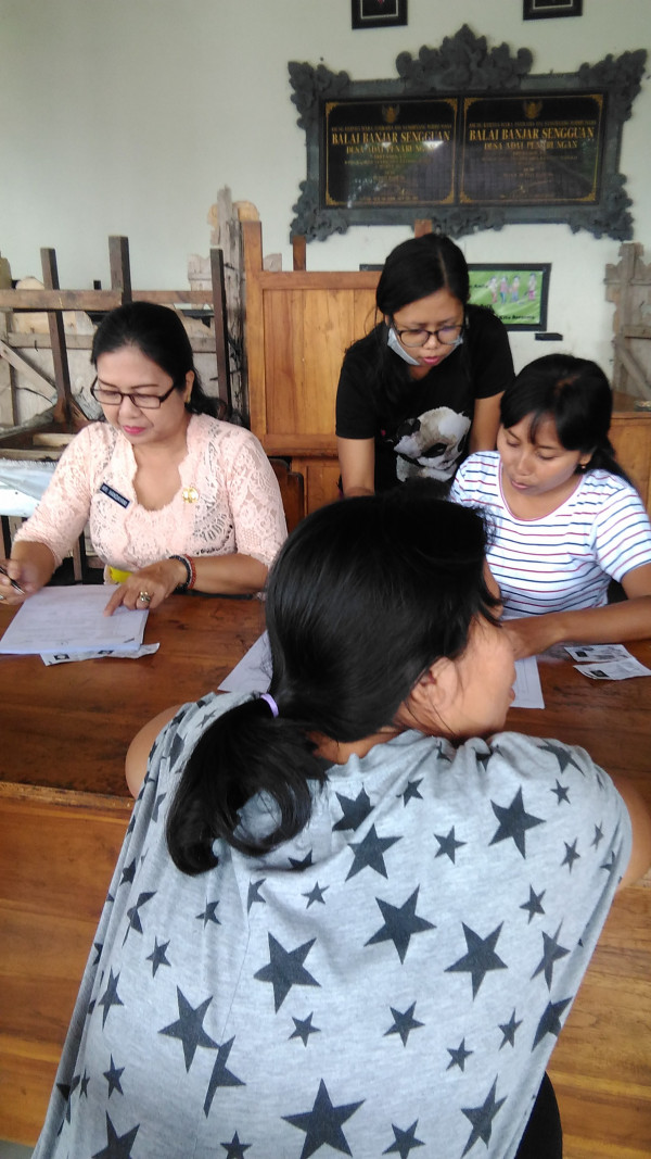 Mencatat data peserta yang dilayani