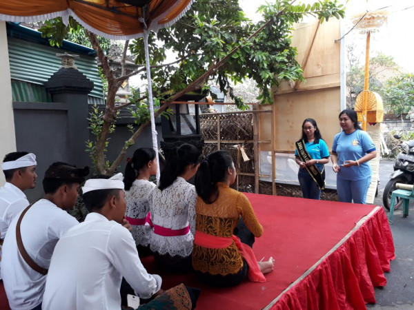 Penyuluh KB memfasilitasi penyuluhan kepada PIK Remaja