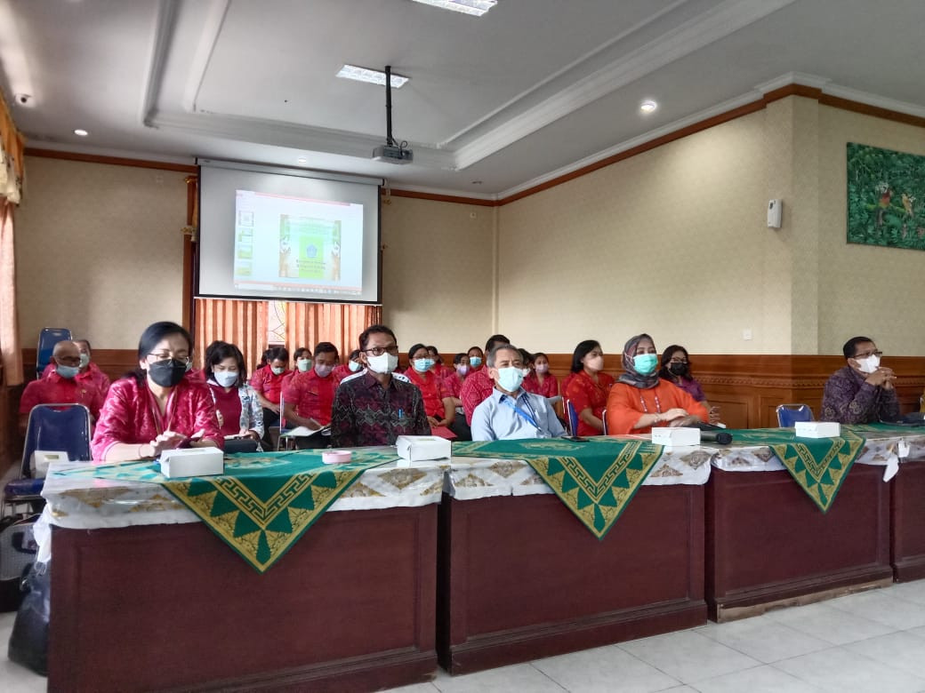 Peserta yang hadir pada pertemuan kunjungan tamu dari BKKBN pusat