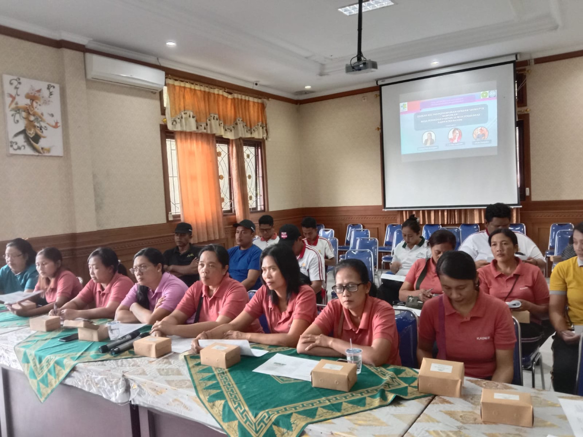 Peserta kegiatan Operasional Ketahanan Keluarga Berbasis Poktan