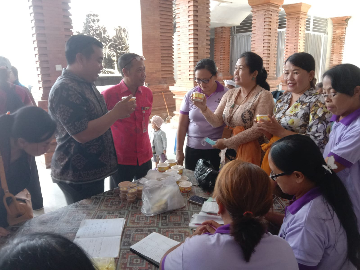 Kunjungan Tamu dari Desa Bunutin ke Banjar Cemenggon Desa Penarungan melihat kegiatan BKB Cempaka Banjar Cemenggon
