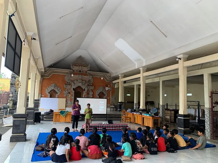 Pembukaan bimbingan belajar Bahasa Inggris di alam