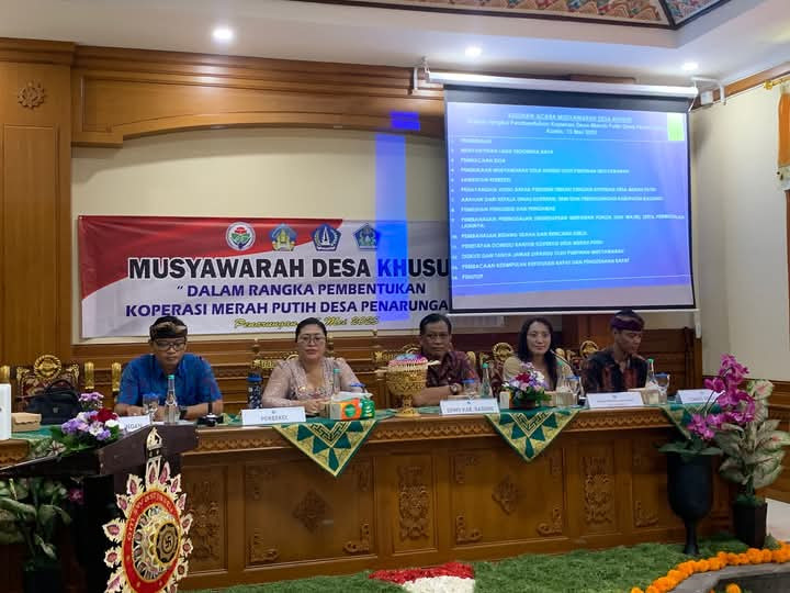 Musyawarah Desa mengenai Koperasi Merah Putih