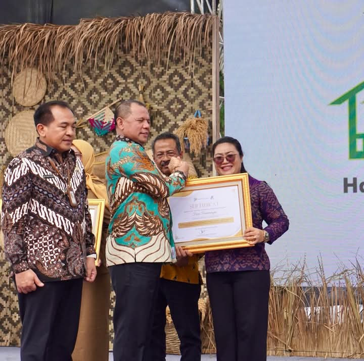 Desa Penarungan memperoleh Penghargaan Desa Cinta Statistik (Desa Cantik) Nasional