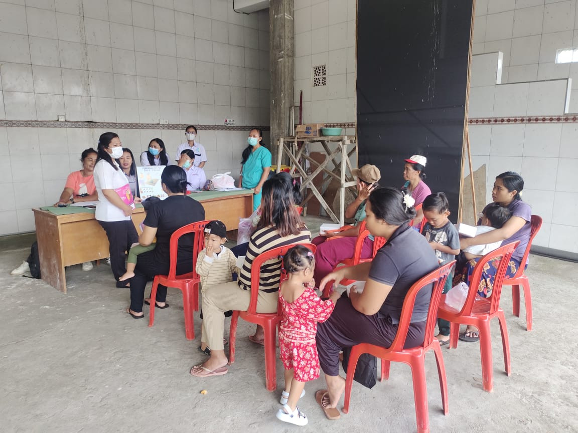 Melakukan sosialisasi dan pembinaan kepada Balita dan Ibu hamil