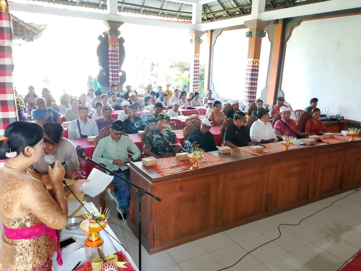 Kegiatan Bualan Bahasa bali desa Jehem