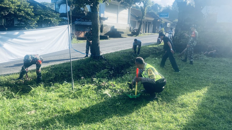 GOTONG ROYONG TNI-POLRI