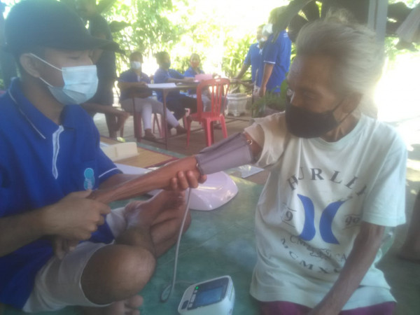 Ukur Tekanan Darah Pada Lansia