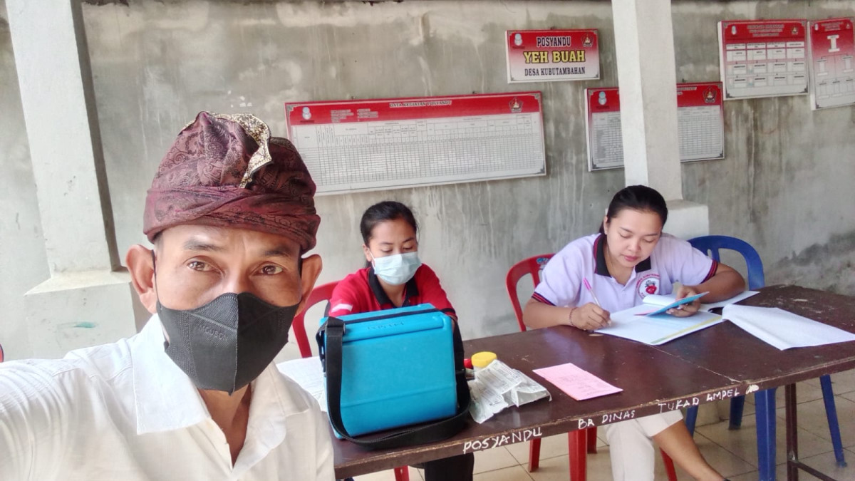 meja pelayanan imunisasi