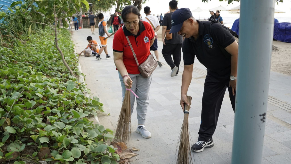 Kegiatan Bersih Pantai