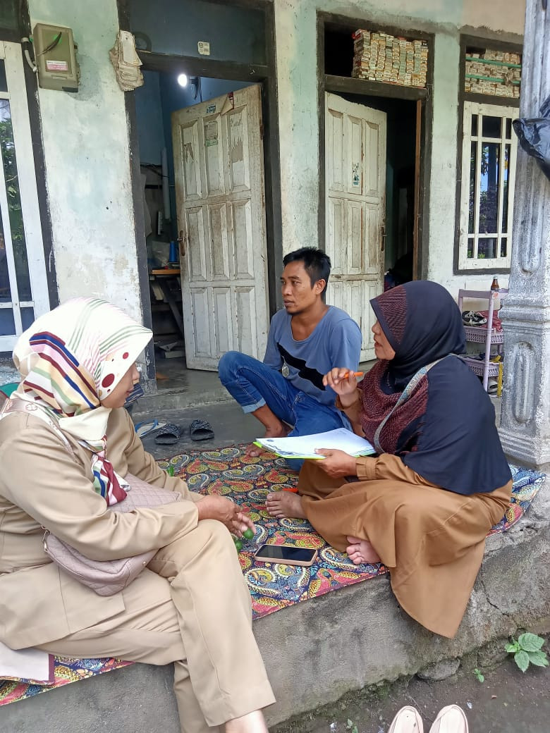 Kunjungan PE(penyelidikan epidemiologi)penyakit DBD dusun Banjar getas