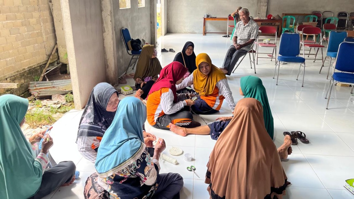 KEGIATAN SEKOLAH LANSIA