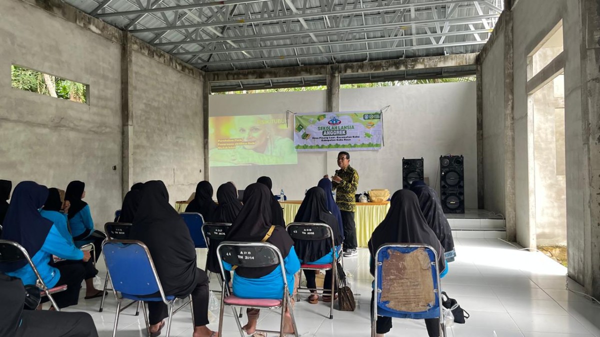 KEGIATAN SEKOLAH LANSIA