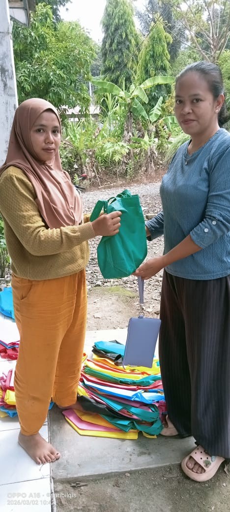 Pemberian MBG untuk Bumil, Busui, dan Balita desa Batu Bini