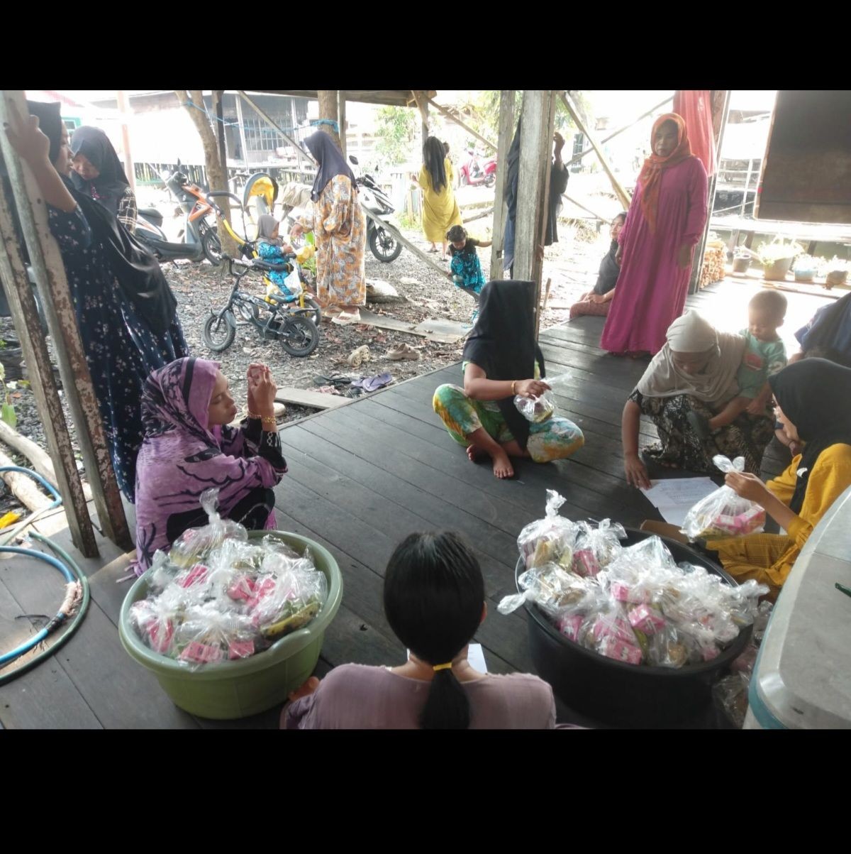 Pembagian MBG Untuk 3B (Bumil, Busui, dan Balita Non Paud)  Pos 3, 4 dan 5