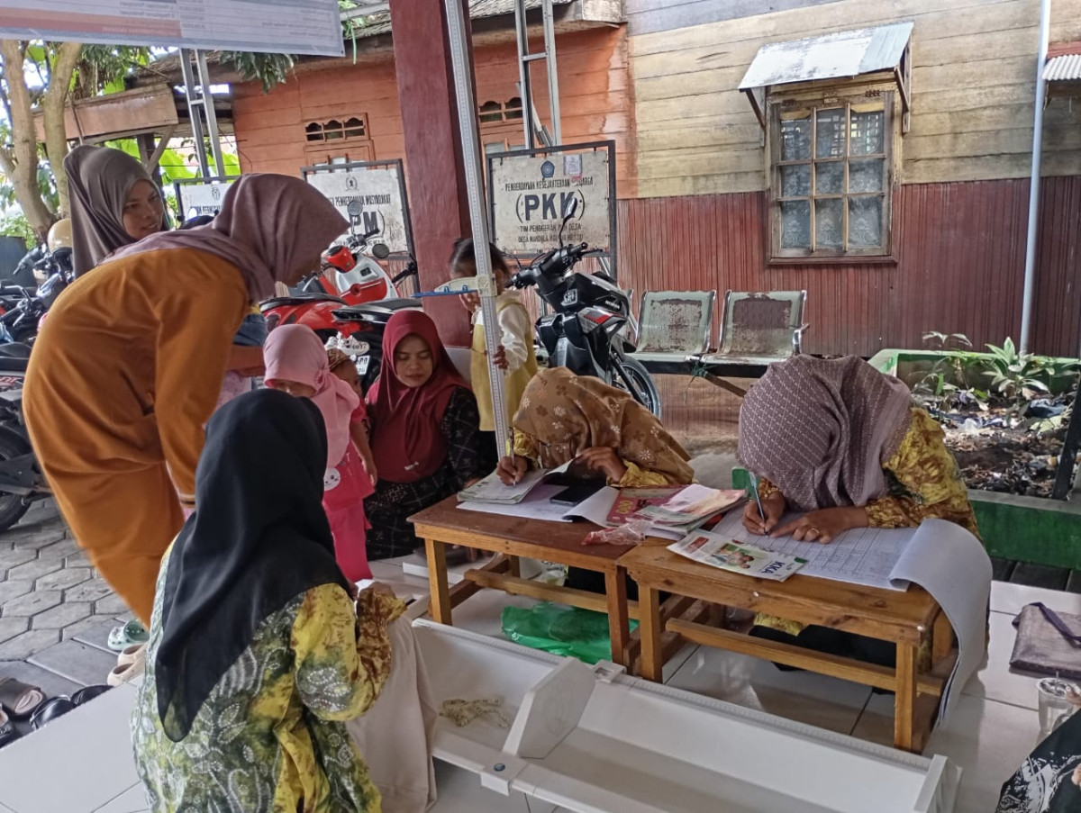 Imunisasi pemberian vitamin A dan obat cacing pada bayi da balita