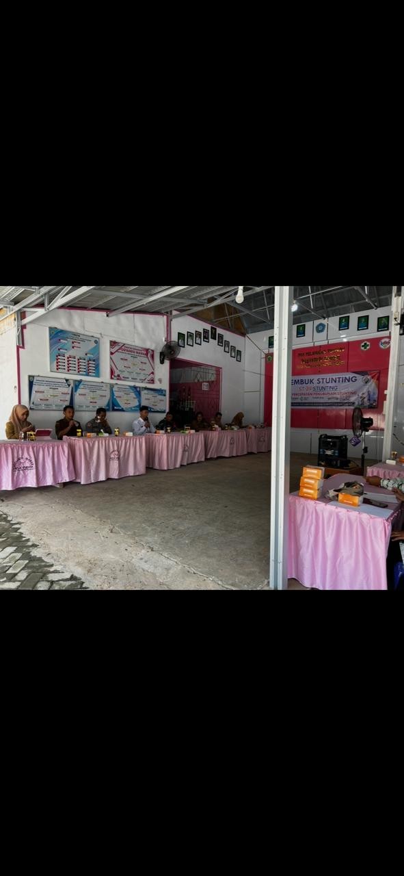 Suasana kegiatan rembuk stunting, pemaparan materi dari Kantor Urusan Agama berlangsung interaktif dan penuh perhatian. Peserta menyimak dengan antusias, memperkuat pemahaman bersama demi mendukung percepatan penanganan stunting.