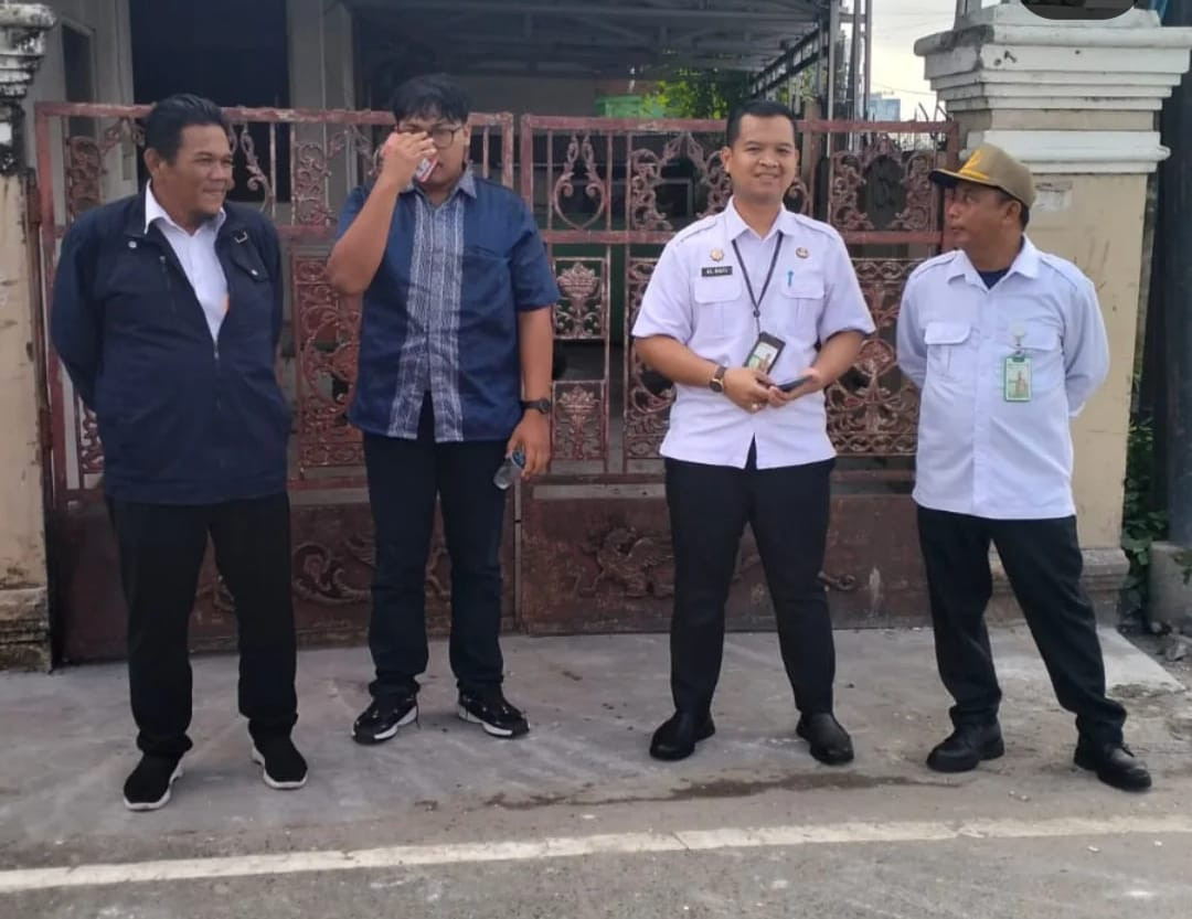 Kasi Trantib Memonitoring Wilayah Mengenai Batas Tanah Aset Pemko bersama Satpol PP