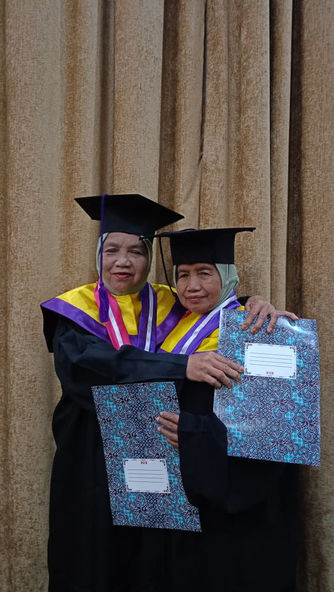 Kegiatan Wisuda lansia