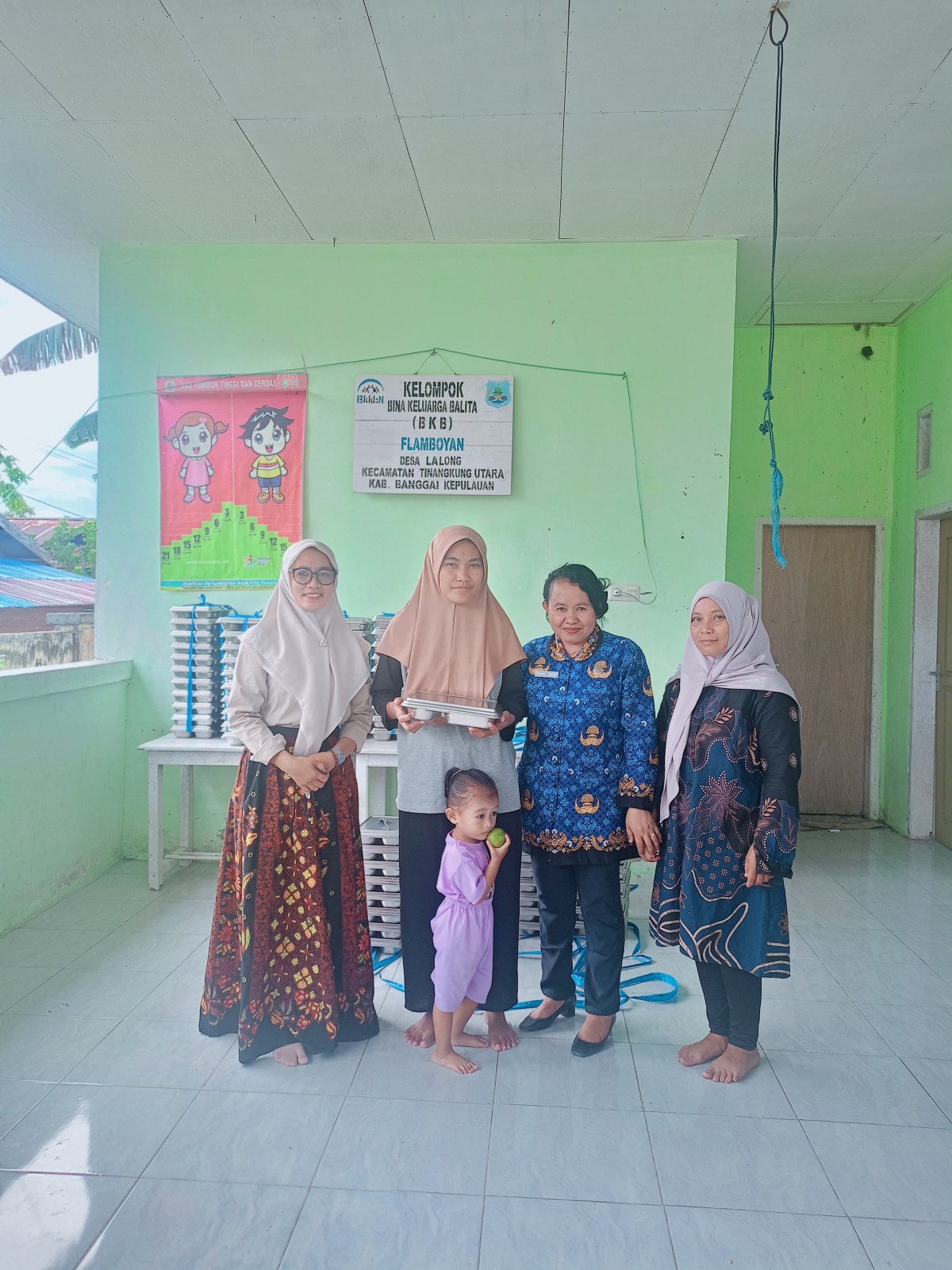 Monitoring Pembagian Menu Makanan Gratis kepada sasaran  Bumil, Busui, Balita Non Paud