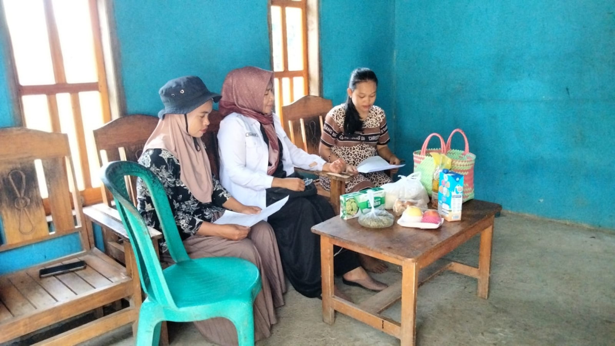 Penyaluran keranjang Dashat Tahap III dari DP3AP2KB