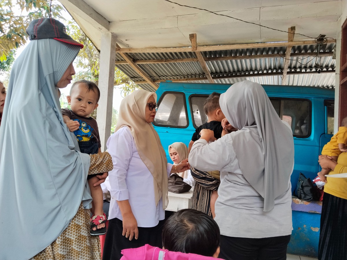 Posyandu, untuk mengetahui pertumbuhan kesehatan ibu dan anak