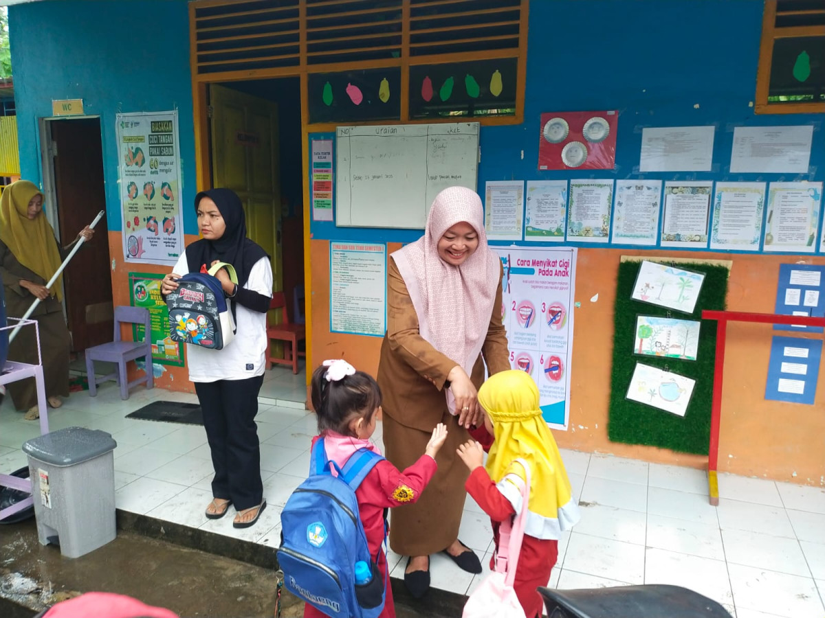 Melakukan kunjungan ke PAUD