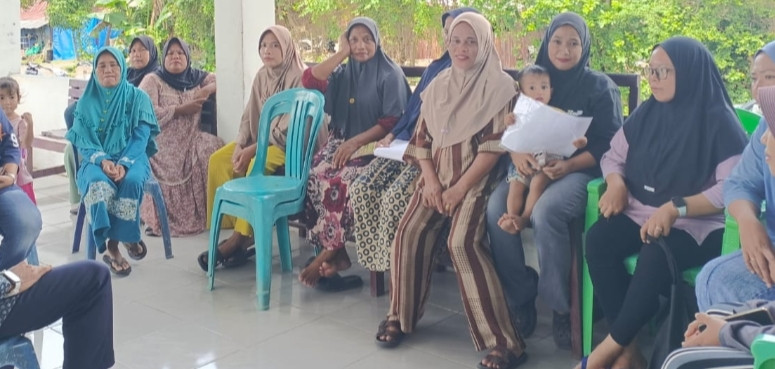 Melakukan kegiatan pembinaan kelompok bina keluarga lansia