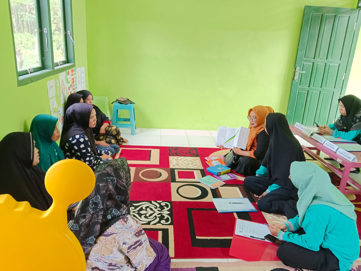 Pemberian pendampingan dan edukasi penatalaksanaan keluarga