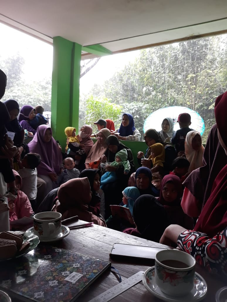 Pemberian tambahan Asupan gizi bagi ibi hamil KEK.
