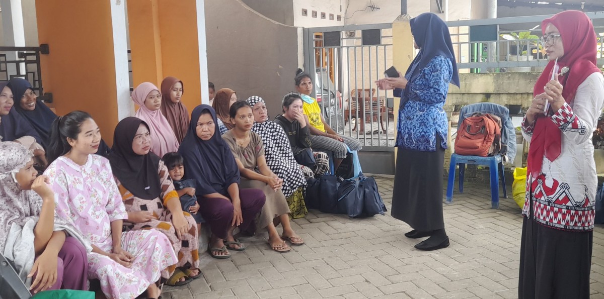 Bina  keluarga  Remaja (BKR)