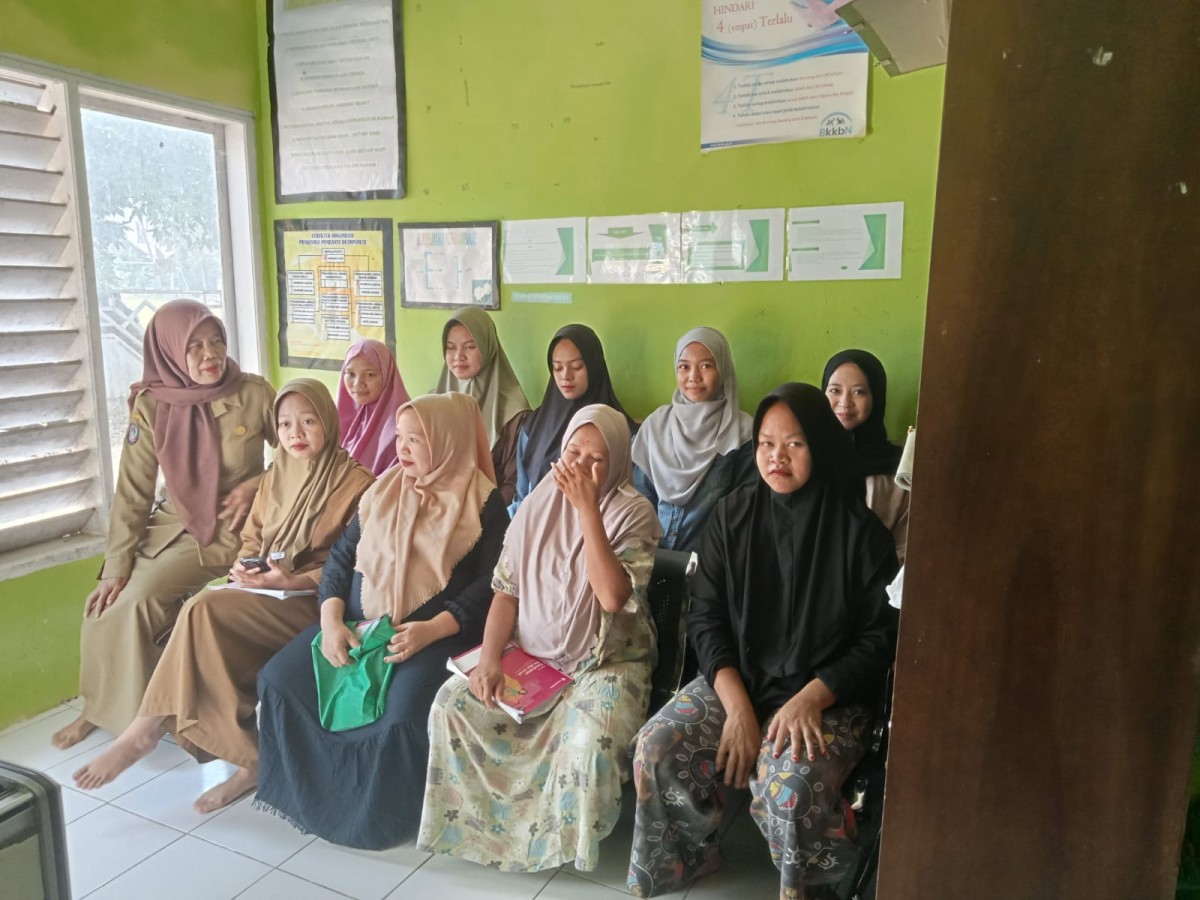 Pendampingan ibu/keluarga balita meliputi pemenuhan gizi, pengasuhan, dan pelayanan kesehatan